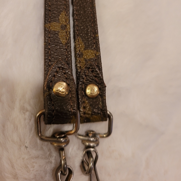 Louis Vuitton Monogram Strap - Picture 3 of 9